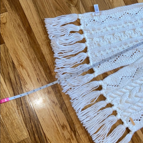 NWOT - Michael Kors - Knitted Scarf - Picture 7 of 7